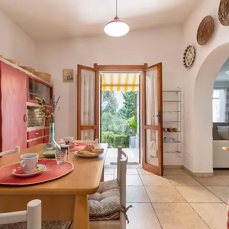 Σπίτι διακοπών Domo Angheleda - Detached With Large Garden In A Relaxing Environment, A Few Minutes From The Sea