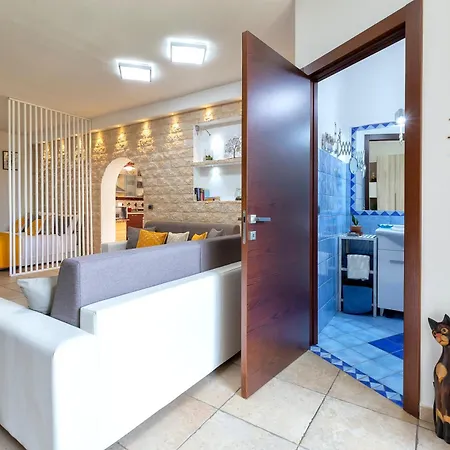Dom wakacyjny Domo Angheleda - Detached With Large Garden In A Relaxing Environment, A Few Minutes From The Sea Alghero