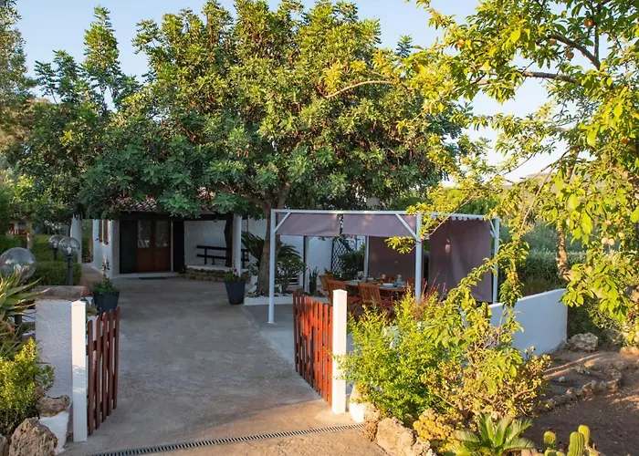 Domo Angheleda - Detached With Large Garden In A Relaxing Environment, A Few Minutes From The Sea * Alghero