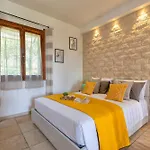 Ferienhaus Domo Angheleda - Detached With Large Garden In A Relaxing Environment, A Few Minutes From The Sea Alghero