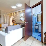 Ferienhaus Domo Angheleda - Detached With Large Garden In A Relaxing Environment, A Few Minutes From The Sea Alghero