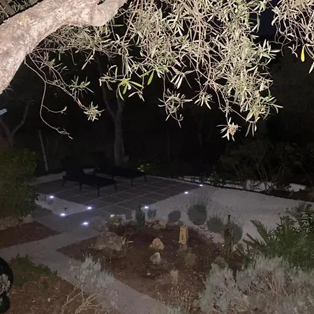 Domo Angheleda - Detached With Large Garden In A Relaxing Environment, A Few Minutes From The Sea