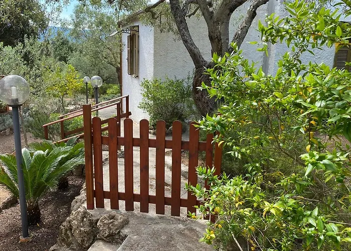 Prázdninový dům Domo Angheleda - Detached With Large Garden In A Relaxing Environment, A Few Minutes From The Sea *