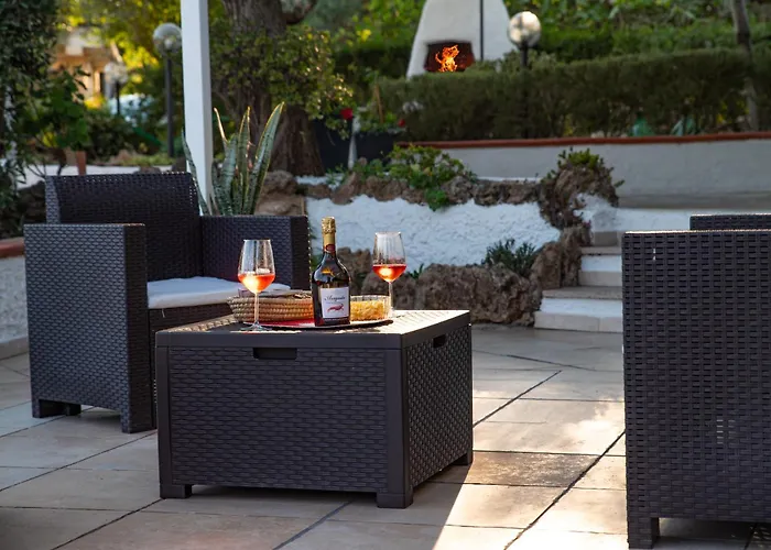 Domo Angheleda - Detached With Large Garden In A Relaxing Environment, A Few Minutes From The Sea Alghero