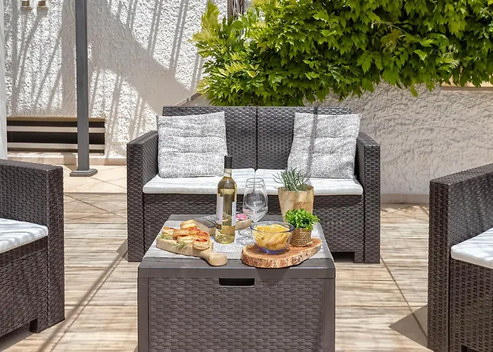 Domo Angheleda - Detached With Large Garden In A Relaxing Environment, A Few Minutes From The Sea Prázdninový dům *