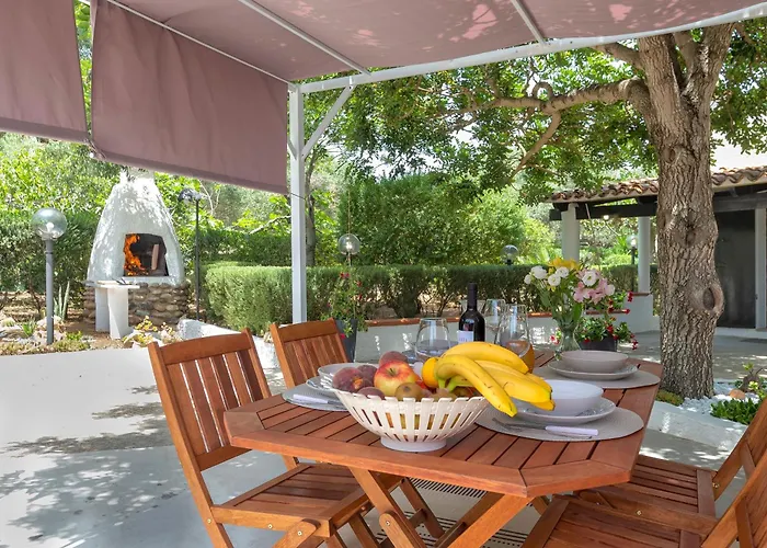 Domo Angheleda - Detached With Large Garden In A Relaxing Environment, A Few Minutes From The Sea