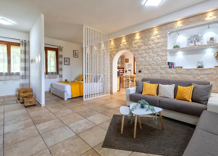 Domo Angheleda - Detached With Large Garden In A Relaxing Environment, A Few Minutes From The Sea