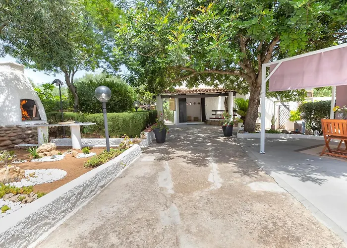 Prázdninový dům Domo Angheleda - Detached With Large Garden In A Relaxing Environment, A Few Minutes From The Sea *