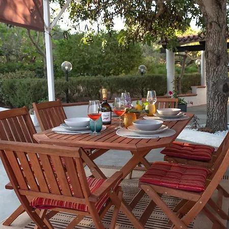 Domo Angheleda - Detached With Large Garden In A Relaxing Environment, A Few Minutes From The Sea Prázdninový dům *